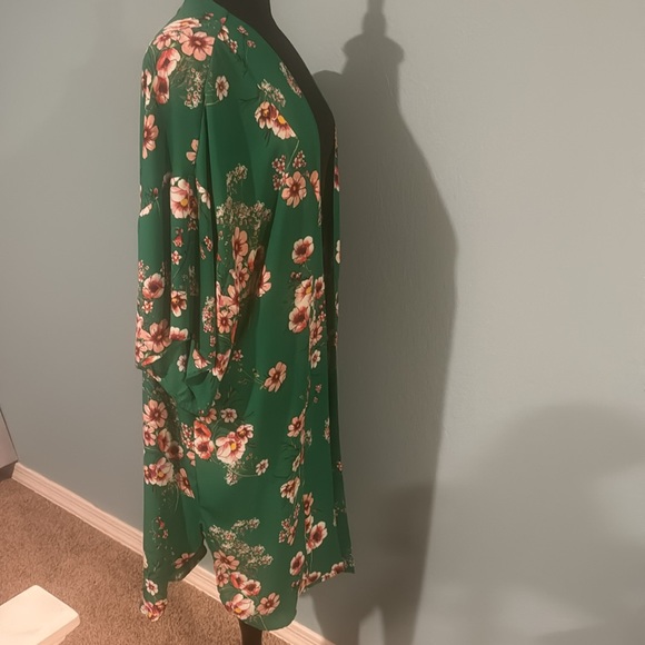 Bobeau chic green shrug - Picture 4 of 5